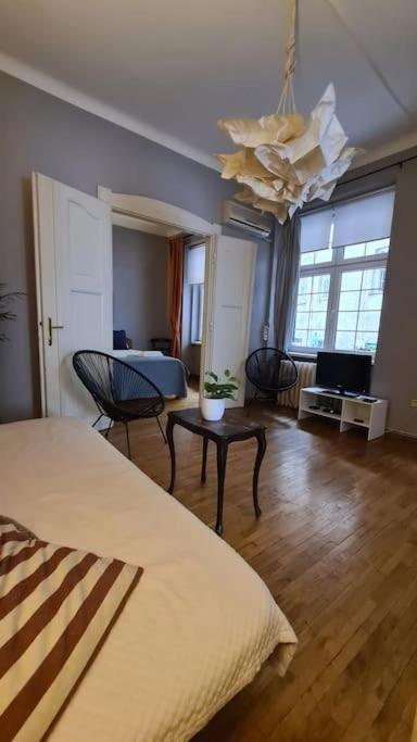 Your Royal 2 Bedroom City Center Stay Белград Экстерьер фото