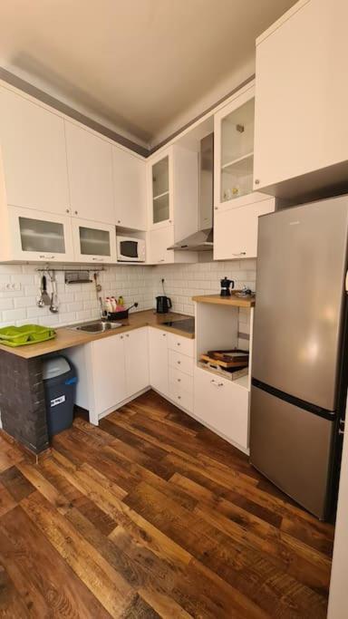 Your Royal 2 Bedroom City Center Stay Белград Экстерьер фото